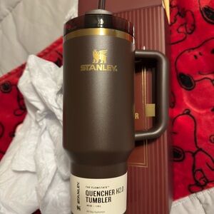 Brand new in box Stanley Chocolate Gold 40 oz.